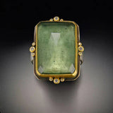 Anillo vintage de vidrio verde y oro